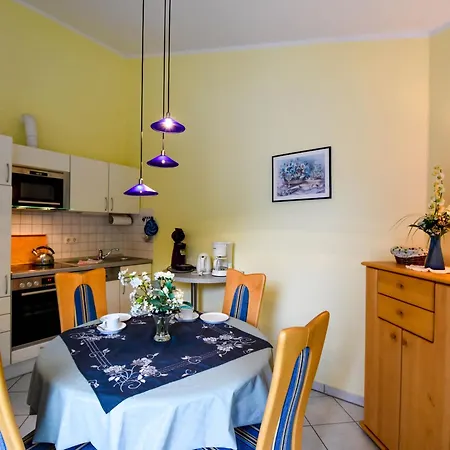 Seeschloss 37 Nur 2 Minuten Zum Apartmán Binz